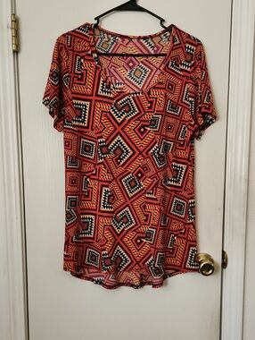 LuLaRoe Short Sleeve V-Neck Tee in Orange, Black, Cream